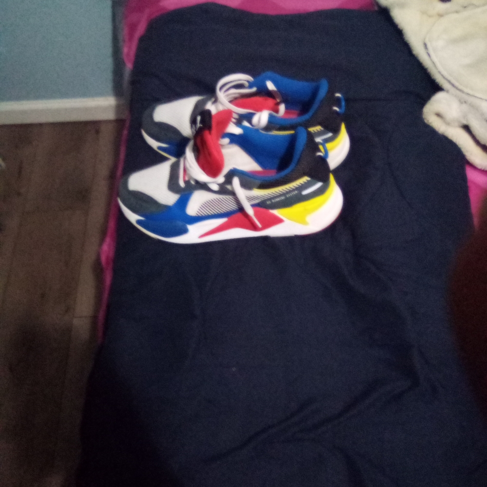 Sneakers - Picture 2 of 2